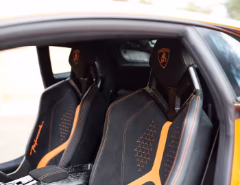 Interior Lamborghini Huracán Performante [UK-spec] (LB724) '2017–19