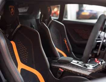 Interior Lamborghini Huracán Performante [UK-spec] (LB724) '2017–19