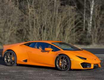 Lamborghini Huracán RWD [UK-spec] (LB724) '2015–19