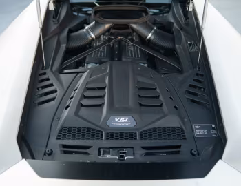 Sob o capô 2024 Lamborghini Huracán Sterrato [North America] (LB724) '2023–24
