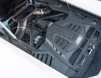 Sob o capô 2024 Lamborghini Huracán Sterrato [North America] (LB724) '2023–24