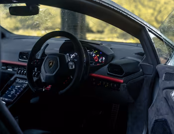 Передня панель Lamborghini Huracán Sterrato [UK-spec] (LB724) '2023–24