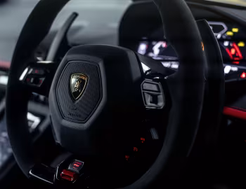 Interior Lamborghini Huracán Sterrato [UK-spec] (LB724) '2023–24