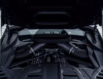 Sob o capô Lamborghini Huracán Sterrato [UK-spec] (LB724) '2023–24