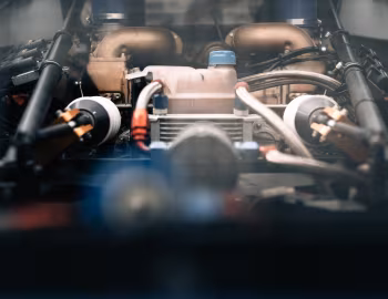 Sob o capô Lamborghini Jota GT1 LM '1995
