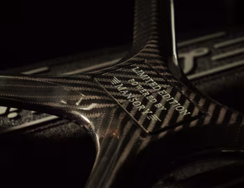 Sob o capô Mansory Lamborghini Huracán "Torofeo" (LB724) '09.2015–19