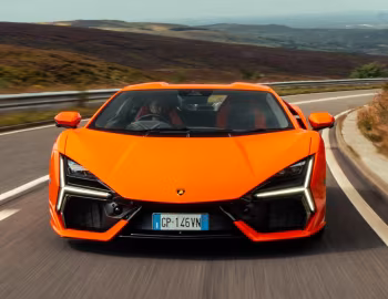 Lamborghini Revuelto [UK-spec] (LB744) '2023–pr.