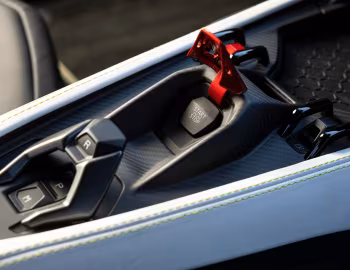 Interior Lamborghini Revuelto [UK-spec] (LB744) '2023–pr.