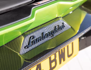Lamborghini Revuelto [UK-spec] (LB744) '2023–pr.