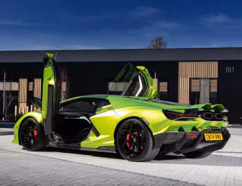 Lamborghini Revuelto [UK-spec] (LB744) '2023–pr.