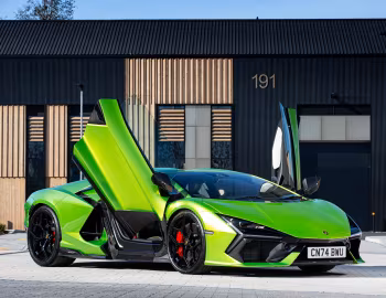 Lamborghini Revuelto [UK-spec] (LB744) '2023–pr.