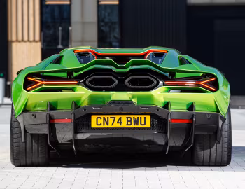 Lamborghini Revuelto [UK-spec] (LB744) '2023–pr.