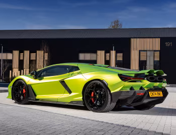 Lamborghini Revuelto [UK-spec] (LB744) '2023–pr.