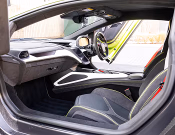 Interior Lamborghini Revuelto [UK-spec] (LB744) '2023–pr.