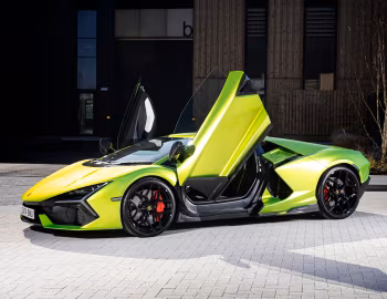 Lamborghini Revuelto [UK-spec] (LB744) '2023–pr.