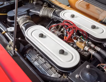 Sob o capô Lamborghini Urraco P111 '1974–76