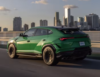 2023–24 Lamborghini Urus Performante [North America] '2022–24