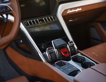 Interior 2019–22 Lamborghini Urus Shiny Black Package [North America] '2018–22