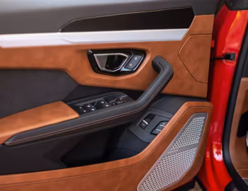 Interior 2019–22 Lamborghini Urus Shiny Black Package [North America] '2018–22