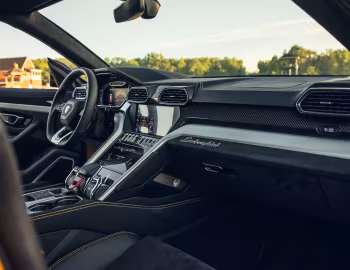 Interior 2019–22 Lamborghini Urus Shiny Black Package [North America] '2018–22