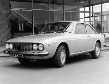 Lancia 2000 Coupé [UK-spec] (820.231) '1971–74