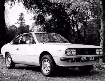 Lancia Beta Coupé [UK-spec] (828) '1974–75
