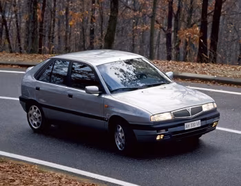 Lancia δ 1.8 GT (836) '1996–97