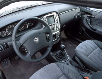 Интерьер Lancia Lybra SW Intensa (839B) '2002–03