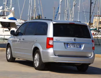 Lancia Voyager (404) '2011–15