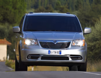 Lancia Voyager (404) '2011–15