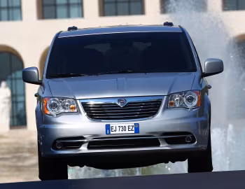 Lancia Voyager (404) '2011–15