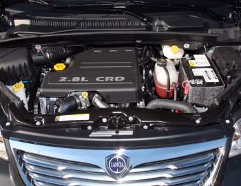 Sous la capuche Lancia Voyager (404) '2011–15
