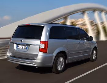 Lancia Voyager (404) '2011–15