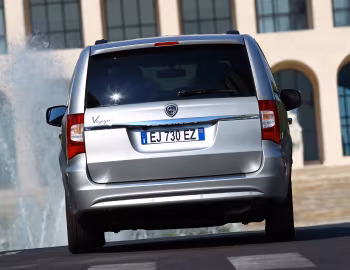 Lancia Voyager (404) '2011–15