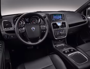 Торпедо Lancia Voyager S (404) '2014–15
