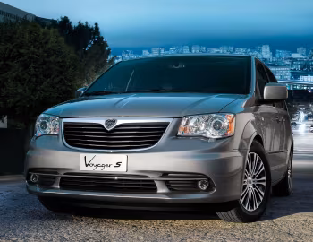 Lancia Voyager S (404) '2014–15