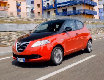Lancia Ypsilon "Black&Red" (846) '2011–12