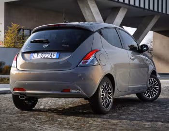 Lancia Ypsilon "Alberta Ferretti" Hybrid EcoChic (846) '12.2021–03.2023