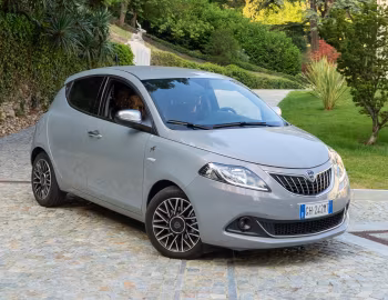 Lancia Ypsilon "Alberta Ferretti" Hybrid EcoChic (846) '12.2021–03.2023