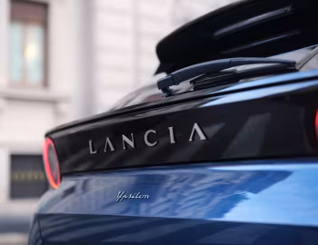 Lancia Ypsilon Edizione Limitata Cassina Elettrica (821) '2024–25