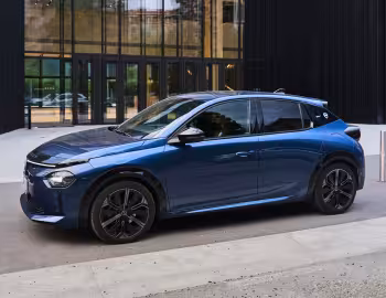Lancia Ypsilon Edizione Limitata Cassina Ibrida (821) '2024–25
