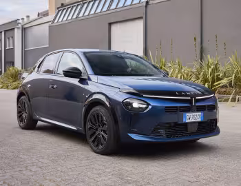 Lancia Ypsilon Edizione Limitata Cassina Ibrida (821) '2024–25