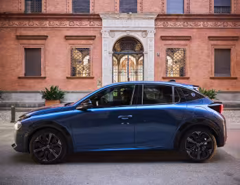 Lancia Ypsilon Edizione Limitata Cassina Ibrida (821) '2024–25