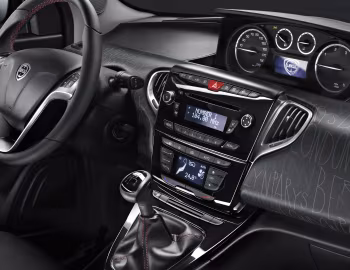 Интерьер Lancia Ypsilon "Elefantino" (846) '2013–14