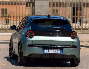 Lancia Ypsilon LX Elettrica (821) '2024–pr.