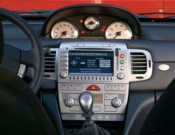 Торпедо Lancia Ypsilon Sport MomoDesign (843) '2007–10