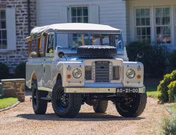 1973 Land Rover 109 "Wildlife Edition" [LHD] (920)