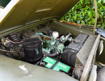 Sob o capô Land Rover SAS series I (1706-01215) '1955