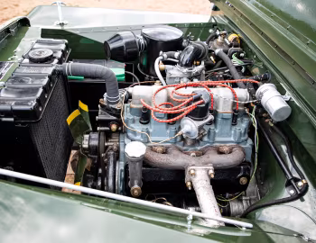 Sob o capô 1950 Land Rover 80 Utility Soft Top [RHD] (R0610-5133)