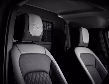 Интерьер Arctic Trucks Land Rover Defender 110 AT35 '2024